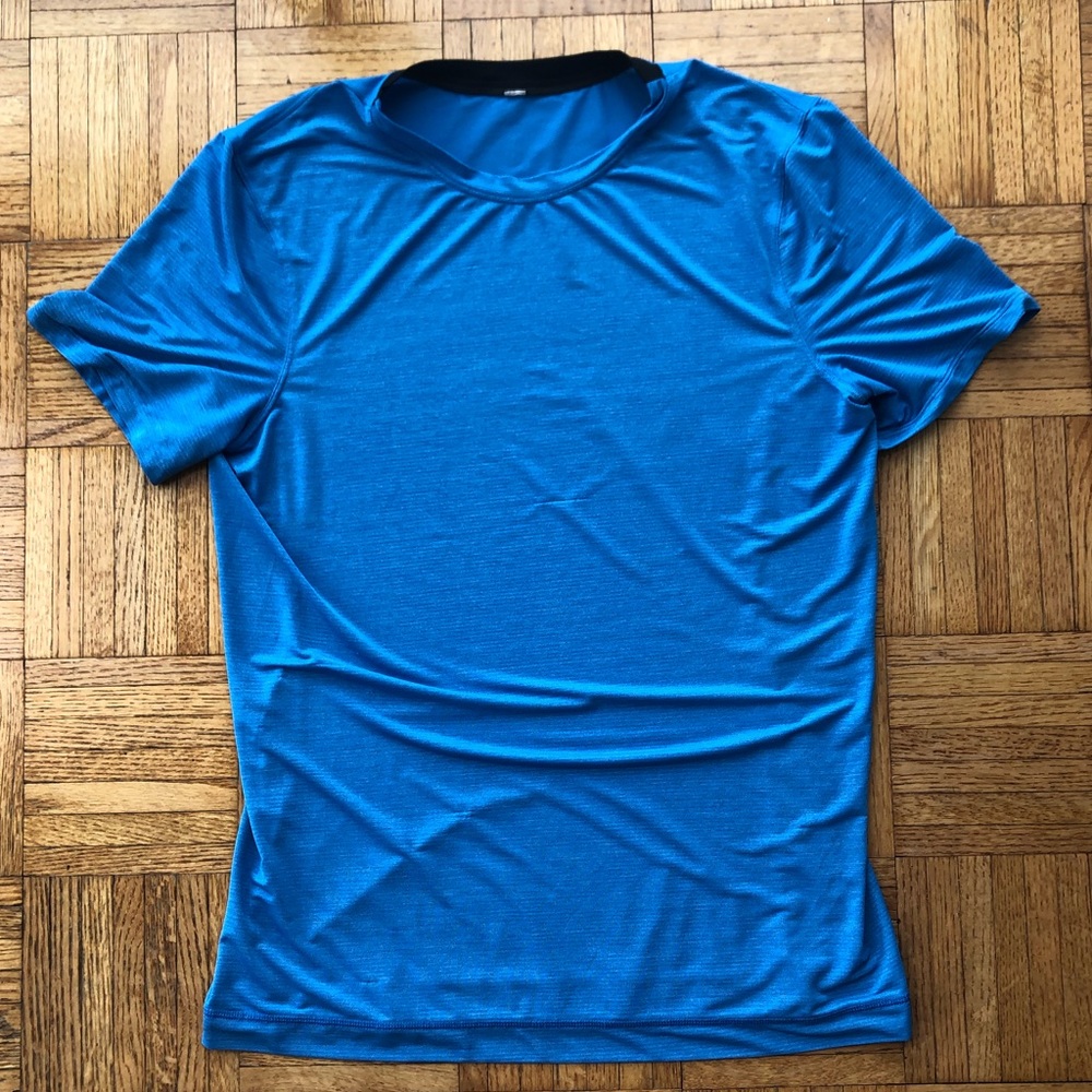 Lululemon Moisture Wicking Short Sleeve Large